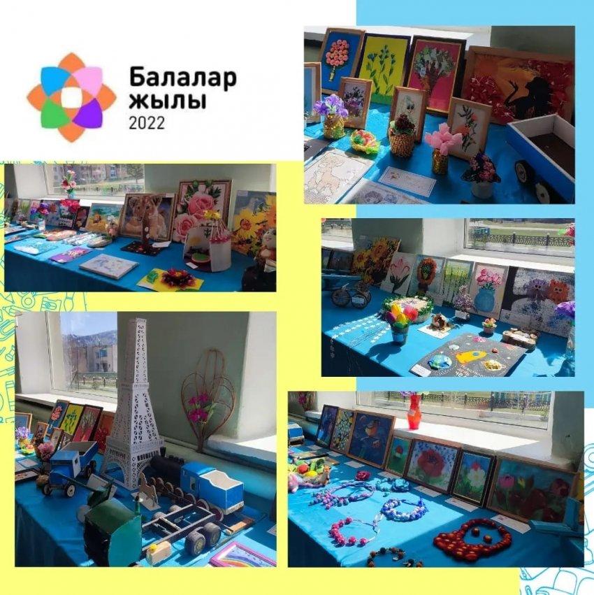 Выставка творческих работ "Весенние мотивы"